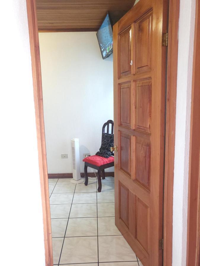 Don Carlos Place Upper Unit Alajuela Kültér fotó